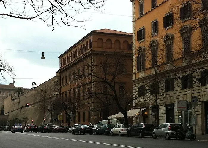Saint Peter Konukevi Roma