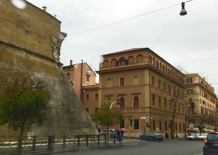 Saint Peter Konukevi Roma